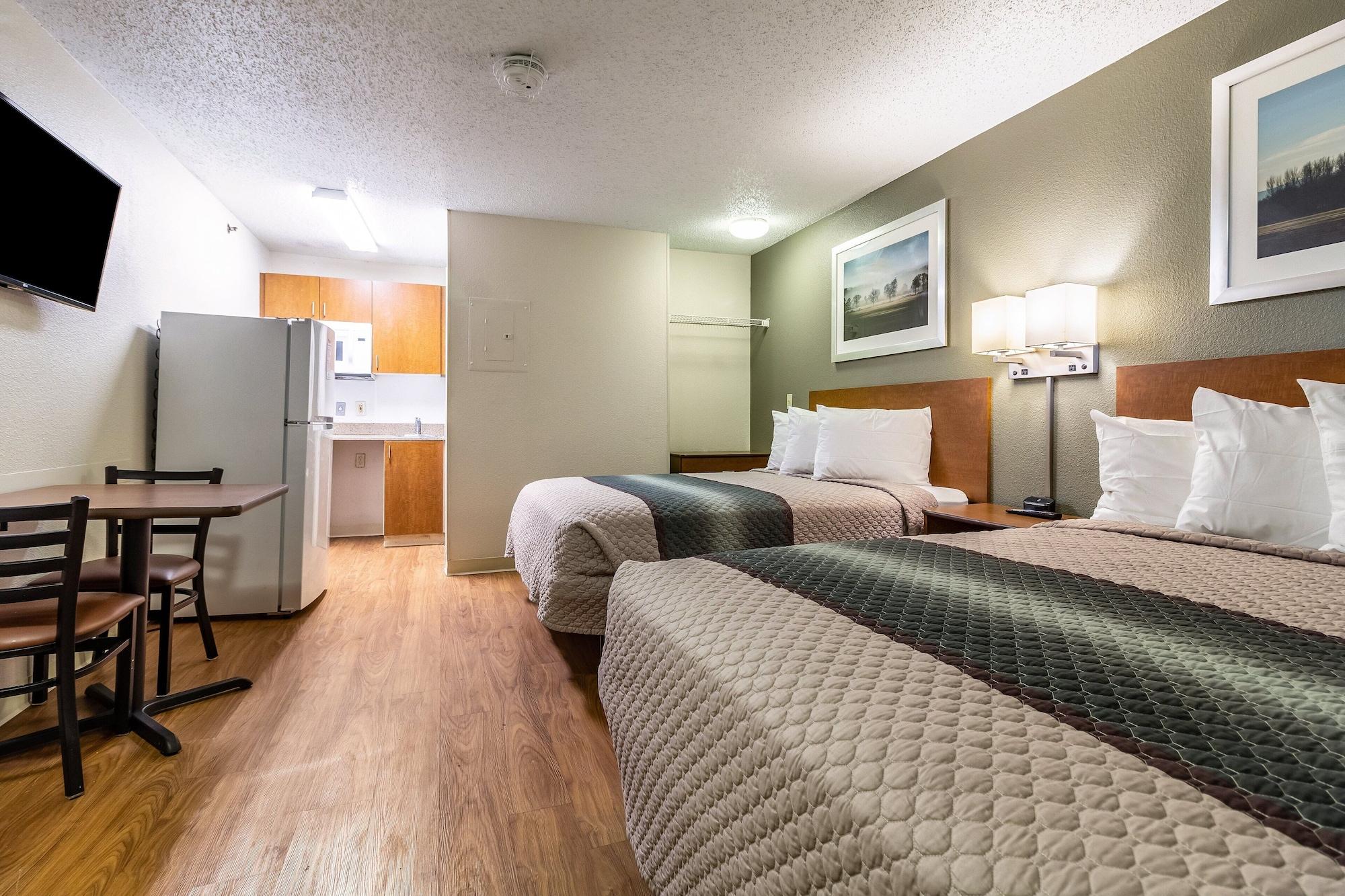 Motel Hometowne By Red Roof - Northwest Houston