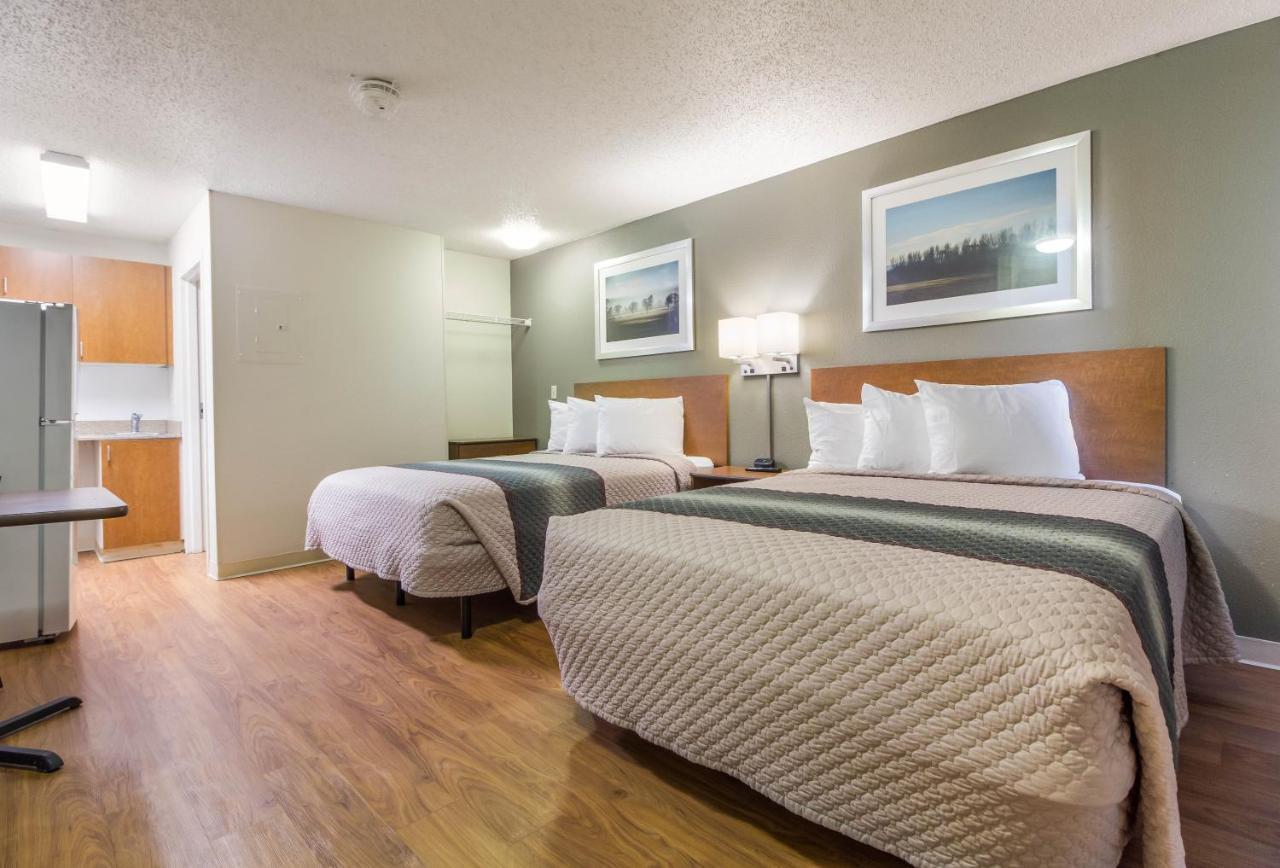 Motel Hometowne By Red Roof - Northwest