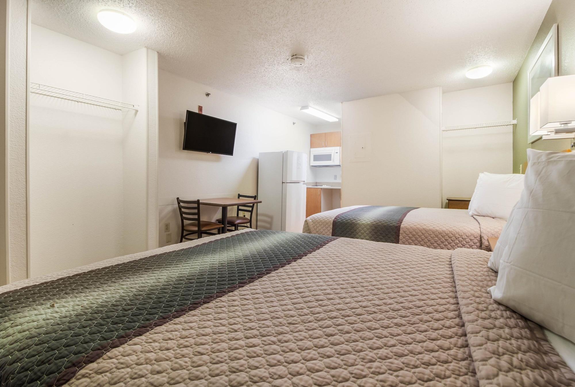 Hometowne By Red Roof - Northwest Motel Houston