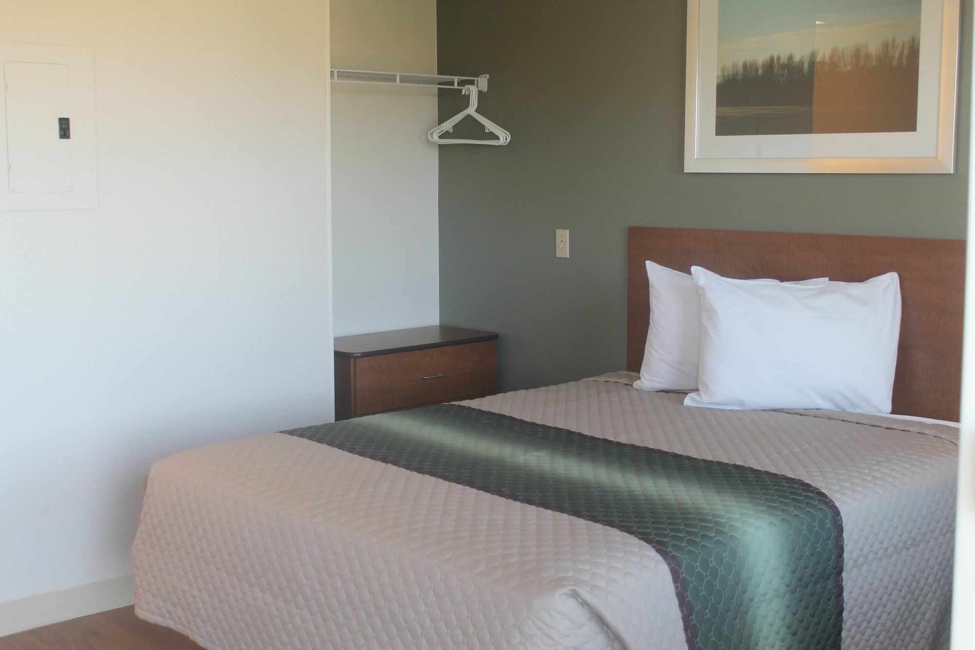 Motel Hometowne By Red Roof - Northwest